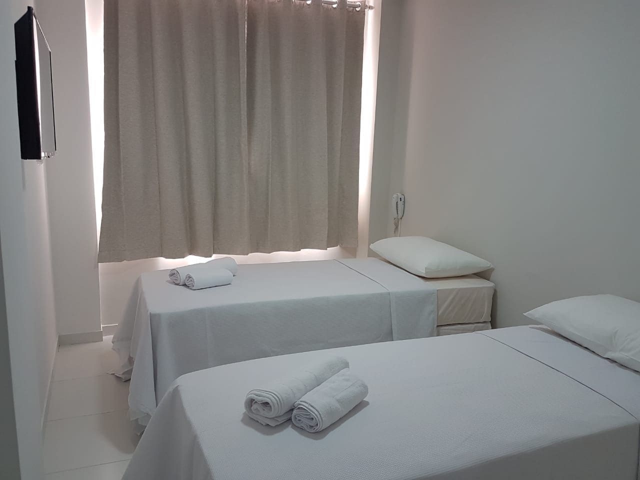 标准三人房 | 免费 WiFi、床单