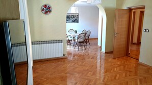 Deluxe Apartment | Living area | Flat-screen TV, fireplace - Apartmani Dubravka (Zadar)