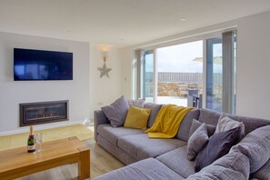 Habitación | Sala de estar | Televisión de pantalla plana 