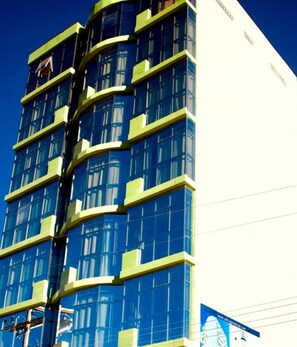 Breakfast and dinner served, local and international cuisine - Almudena Suites Uyuni (Uyuni)