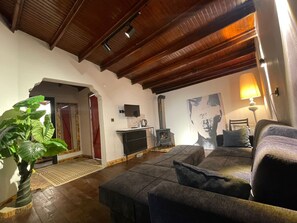 JACUZZI SUITE ROOM | Hochwertige Bettwaren, Minibar, Bettwäsche, Rollstuhlgeeignet