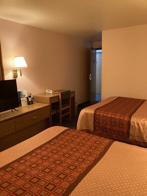 Luxury Single Room, 2 Queen Beds, Non Smoking, Garden View | Frette Italian sheets, premium bedding, down comforters - Executive Inn (McPherson)