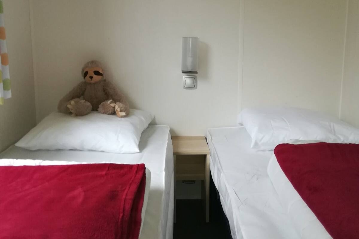 2 habitaciones, decoración personalizada y muebles diferentes