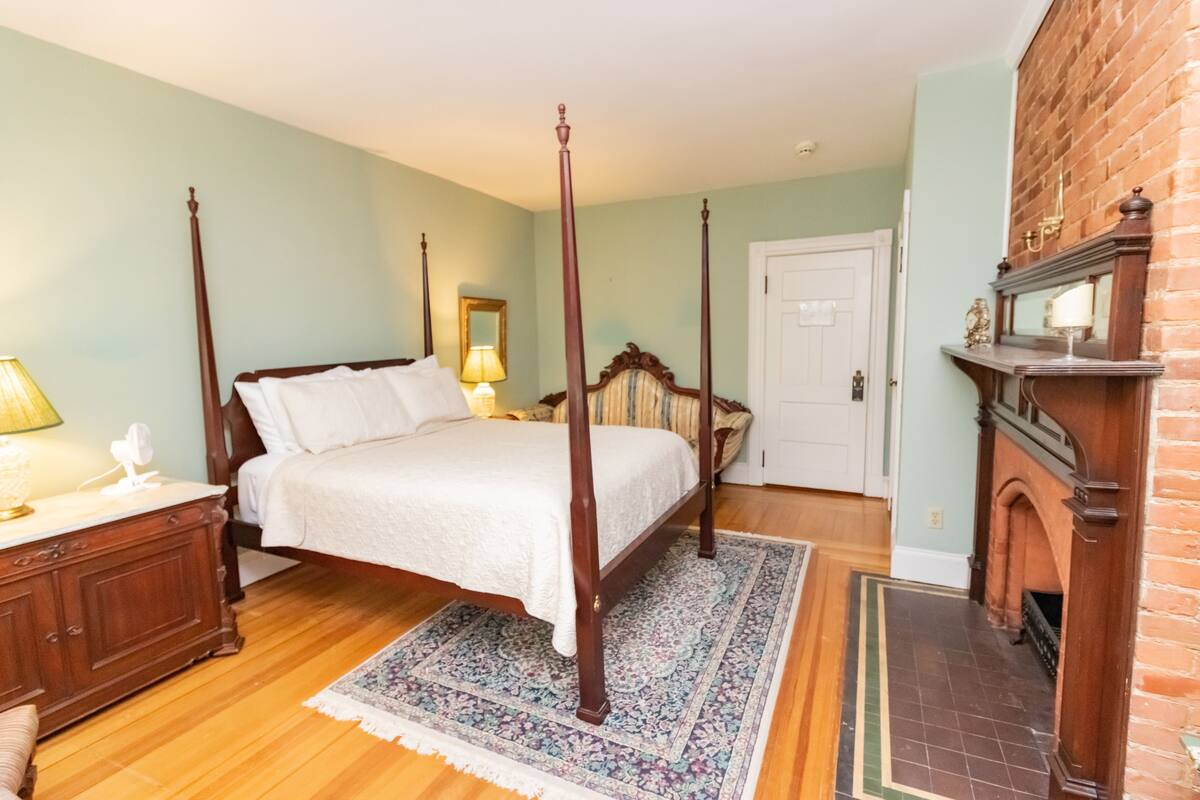 Superior Double Room, Ensuite (Room 3) | Blackout curtains, iron/ironing board, free WiFi, bed sheets