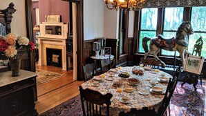 Unclassified image, 2 of 41, button - Saratoga Dreams B&B (Saratoga Springs)