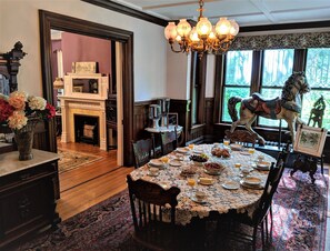 Free daily full breakfast - Saratoga Dreams B&B (Saratoga Springs)
