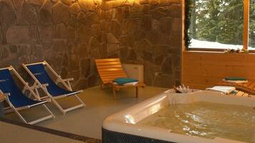 Indoor spa tub