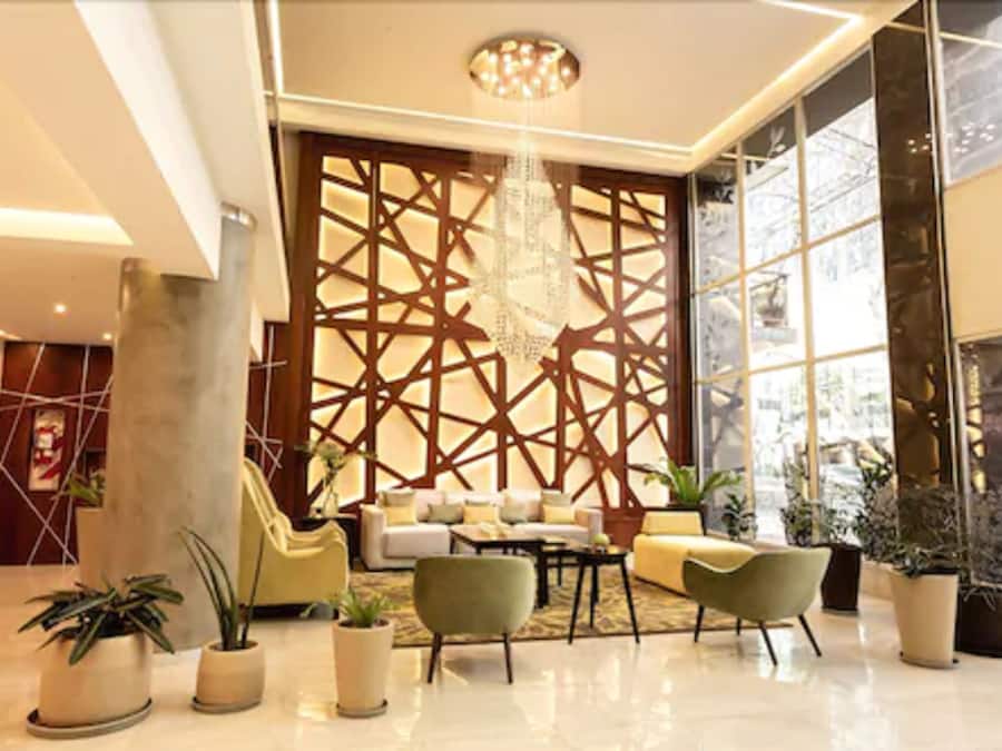 Área de estar no saguão