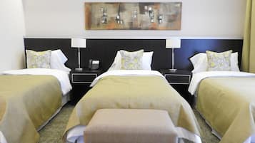 Executive-Dreibettzimmer | 1 Schlafzimmer, Minibar, Zimmersafe, Schreibtisch