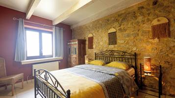Comfort Double Room | 1 bedroom, hypo-allergenic bedding, individually decorated