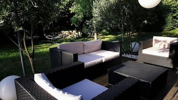 Een bubbelbad, diepe bindweefselmassages, massagebehandelingen