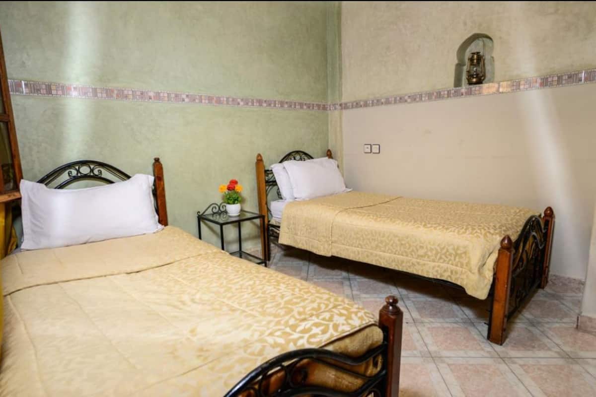 Hypo-allergenic bedding, free WiFi