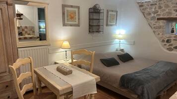 1 chambre, fer et planche Ă repasser, Wi-Fi gratuit