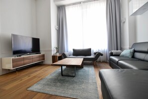 Apartment, 2 Bedrooms (94) | Living area