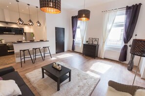 Apartment, 1 Bedroom (66) | Living area