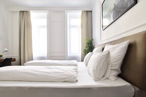 3 bedrooms, free WiFi - Luxury Apartment by Hi5 - Bazilika Suite (Budapest)