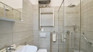 Unclassified image, 5 of 8, button - Standard Apartment by Hi5 - Csengery 3. (Budapest)