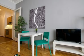 Studio | In-room dining
