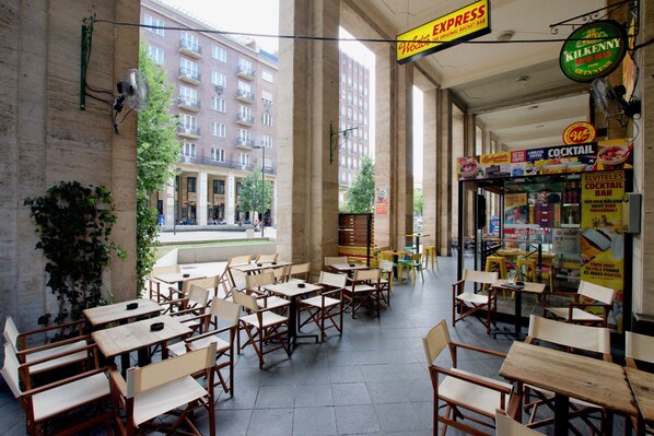 Cafe