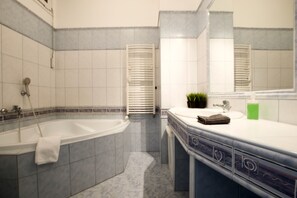 Appartement, 2 slaapkamers | Badkamer | Handdoeken