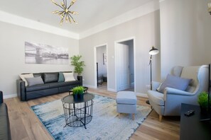 Apartamento, 2 quartos | Sala de estar