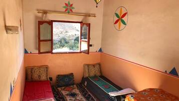 Free WiFi, bed sheets