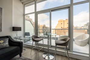 Living area - Charming Yorkville Condos (Toronto)