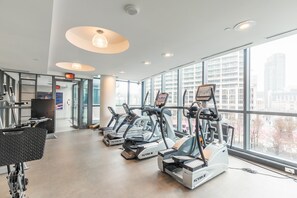 Gym - Fort York Suites Toronto (Toronto)