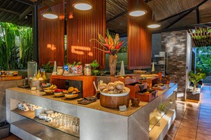 Free daily full breakfast