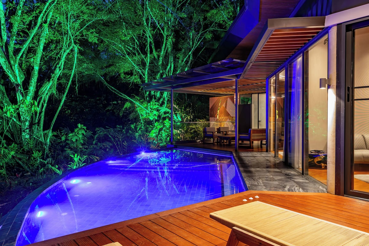 Rainbow Bass Villa | Luxe beddengoed, donzen dekbedden, bedden met traagschuimmatras
