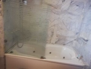 Villa, 3 Bedrooms | Deep-soaking bathtub - Villa De Luxe A Marina (Tetouan)