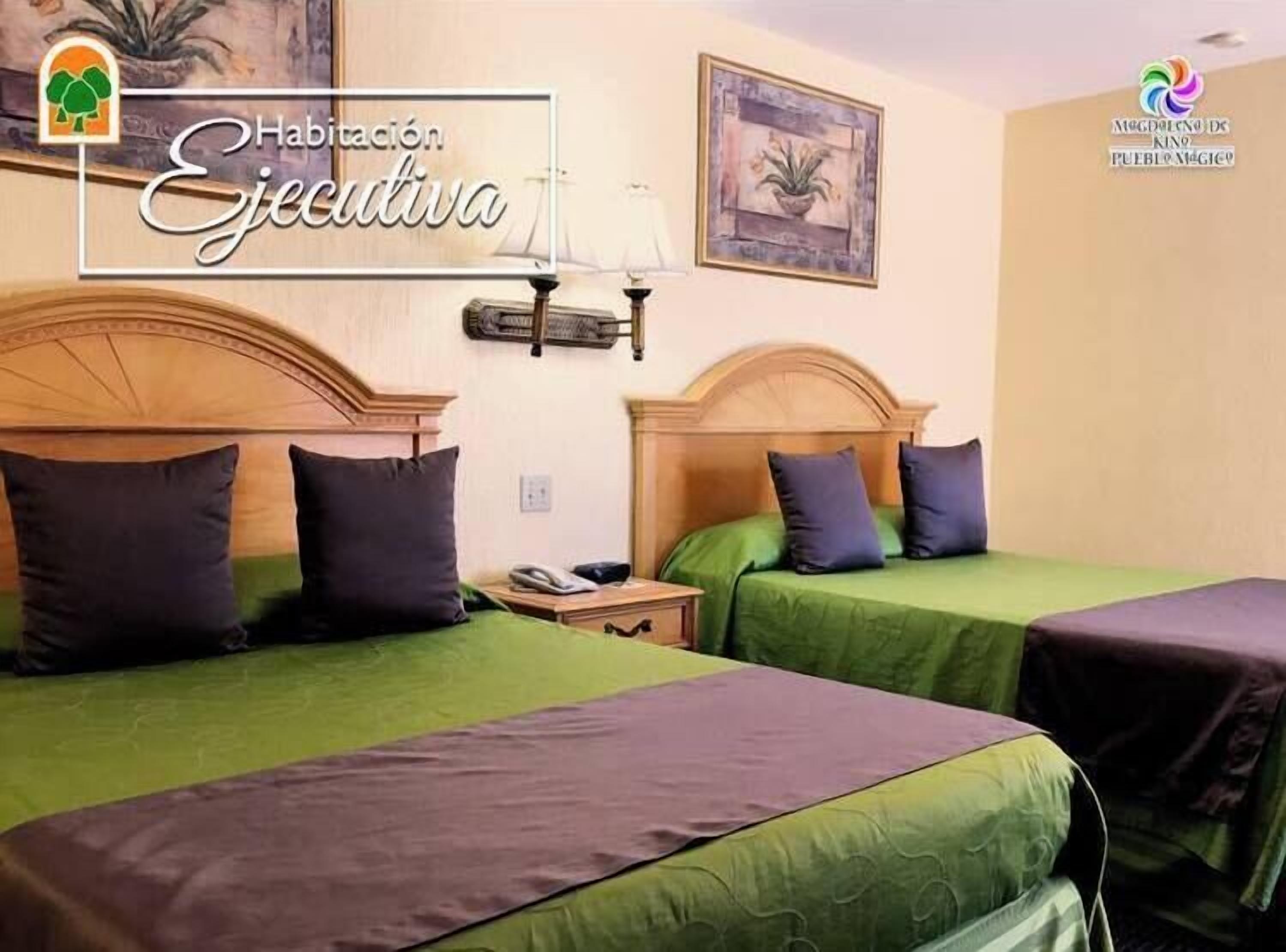 Business kamer, 2 tweepersoonsbedden | Een bureau, een laptopwerkplek, verduisterende gordijnen, gratis wifi