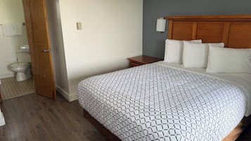 Chambre Standard, 1 grand lit, réfrigérateur et four à micro-ondes, vue sur la montagne