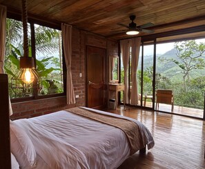 Superior Room, 1 Queen Bed, Balcony