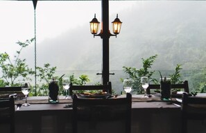 Frokost, lunsj og middag serveres