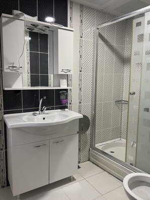Soundproofing, free WiFi - Aymeydani Hotel (Çaykara)