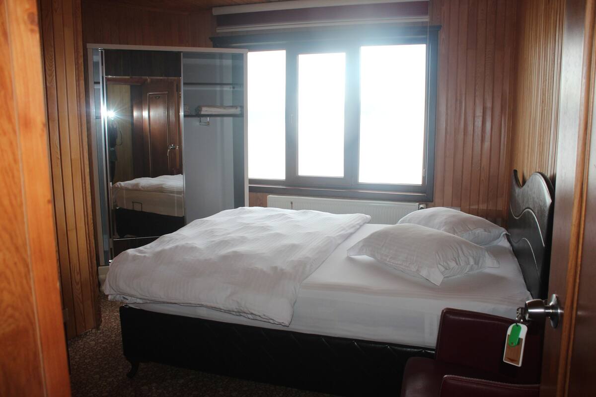 Classic Double Room | Soundproofing, WiFi (free)