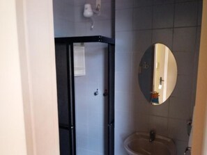 Bruser, håndklæder, Sæbe, Toiletpapir