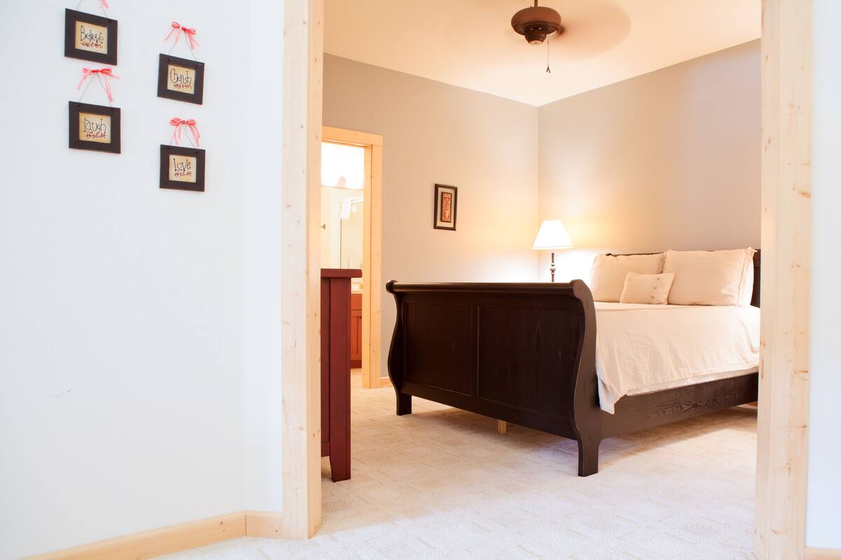 Comfort Suite, 1 Queen Bed with Sofa bed, Non Smoking, Courtyard View | Desk, iron/ironing board, free WiFi, individually decorated