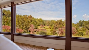 Comfort Suite, 1 Queen Bed with Sofa bed, Mountain View | Terrace/patio
