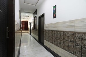 Interior entrance - Hotel Ravi Agra (Agra)