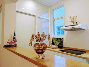 Penthouse 1, balcony, 2 bedrooms, 3 beds, 2 baths | Bếp riêng | Tủ lạnh, lò vi sóng, dụng cụ pha cà phê/trà, nồi cơm 