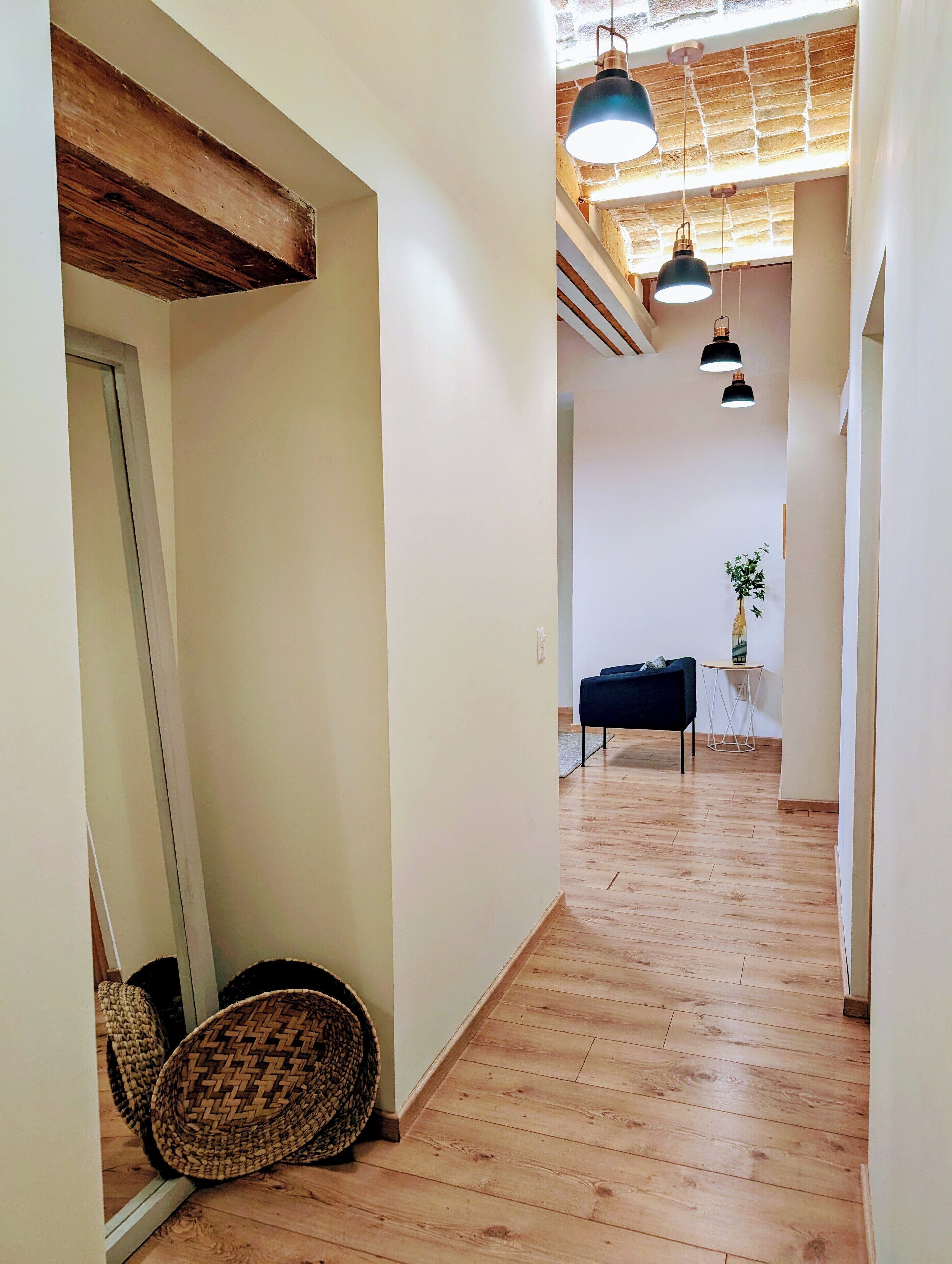 Premium Penthouse, Balcony, 3 bedrooms, 5 beds, 2 baths | Ropa de cama de alta calidad, edredón y camas con pillow-top 