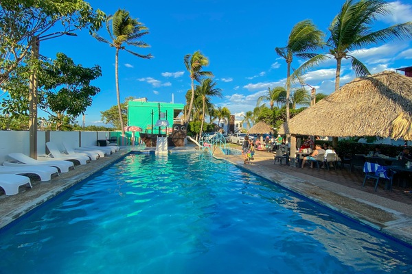 3 outdoor pools