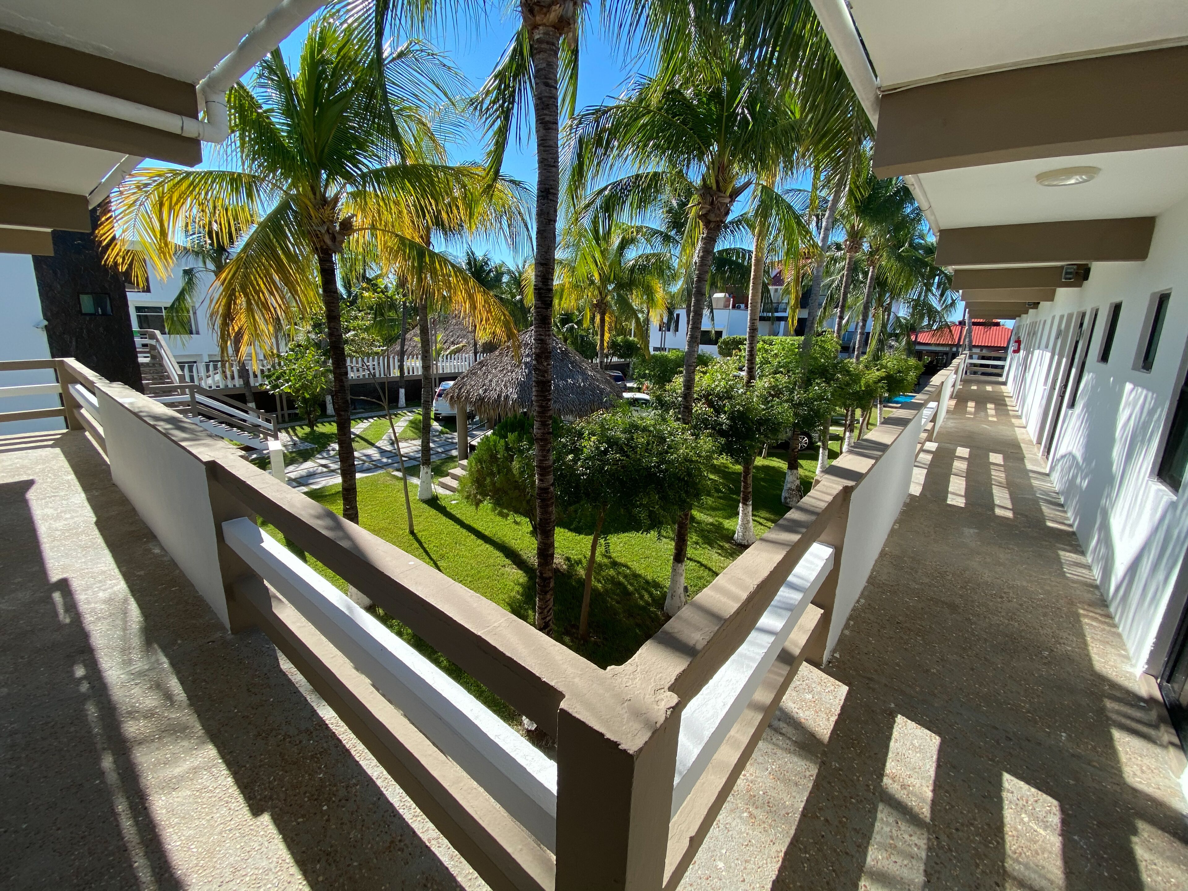 Vista frontal de la propiedad