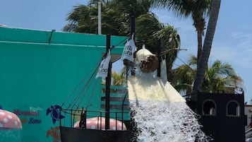 3 albercas al aire libre