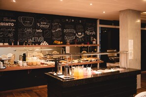 Petit déjeuner buffet compris tous les jours