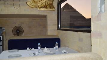 Desayuno típico de la región gratuito y diario