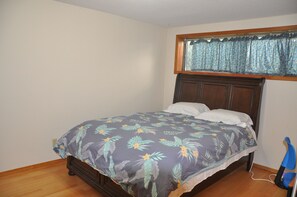 Room - Sweethome in Brentwood Calgary Near UC (Calgary)