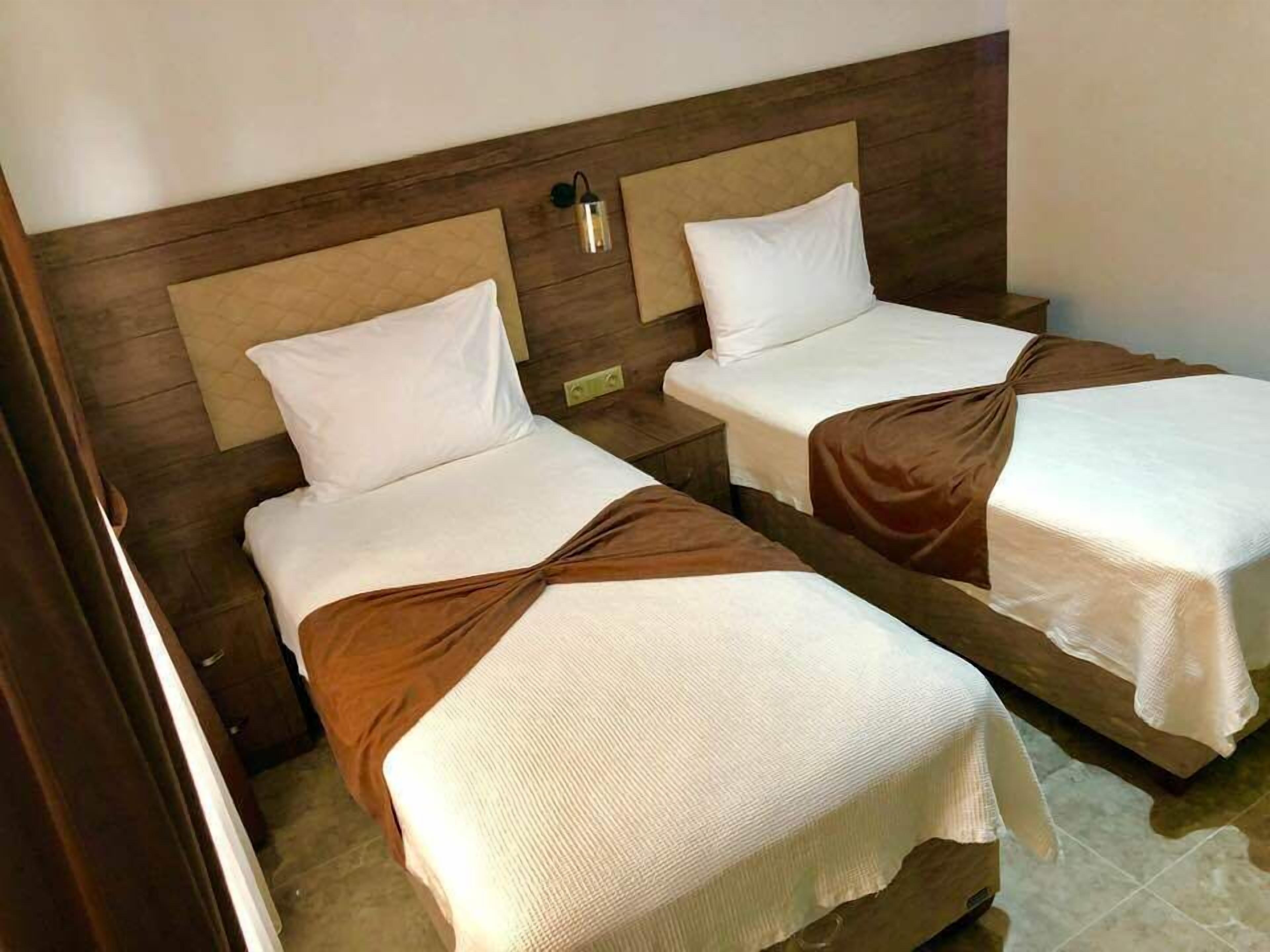 standard twin room | 1 bedroom, premium bedding, minibar, desk